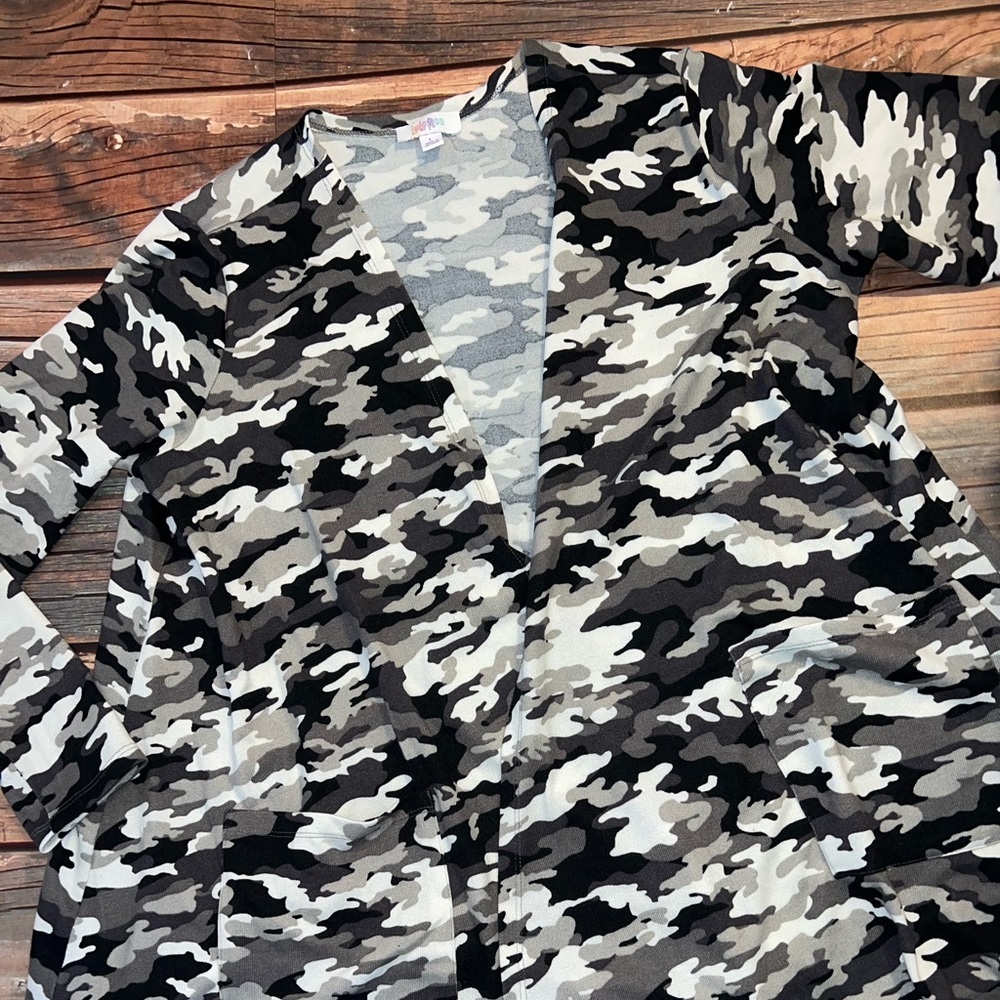 LuLaRoe Camo Caroline, size Large